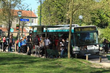 Bus 46 at Parc floral stop